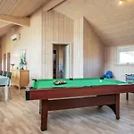 8 Person In Brovst-by Traum * Brovst