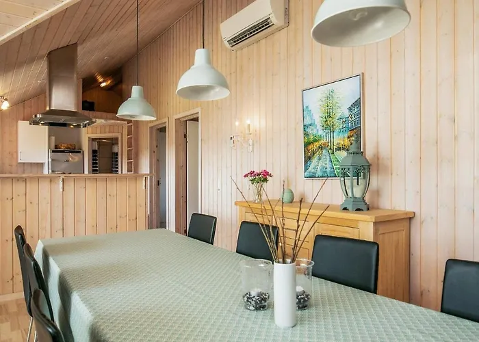 8 Person In Brovst-by Traum Brovst